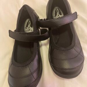 Black Dress Shoes with Strap and Smooth Material